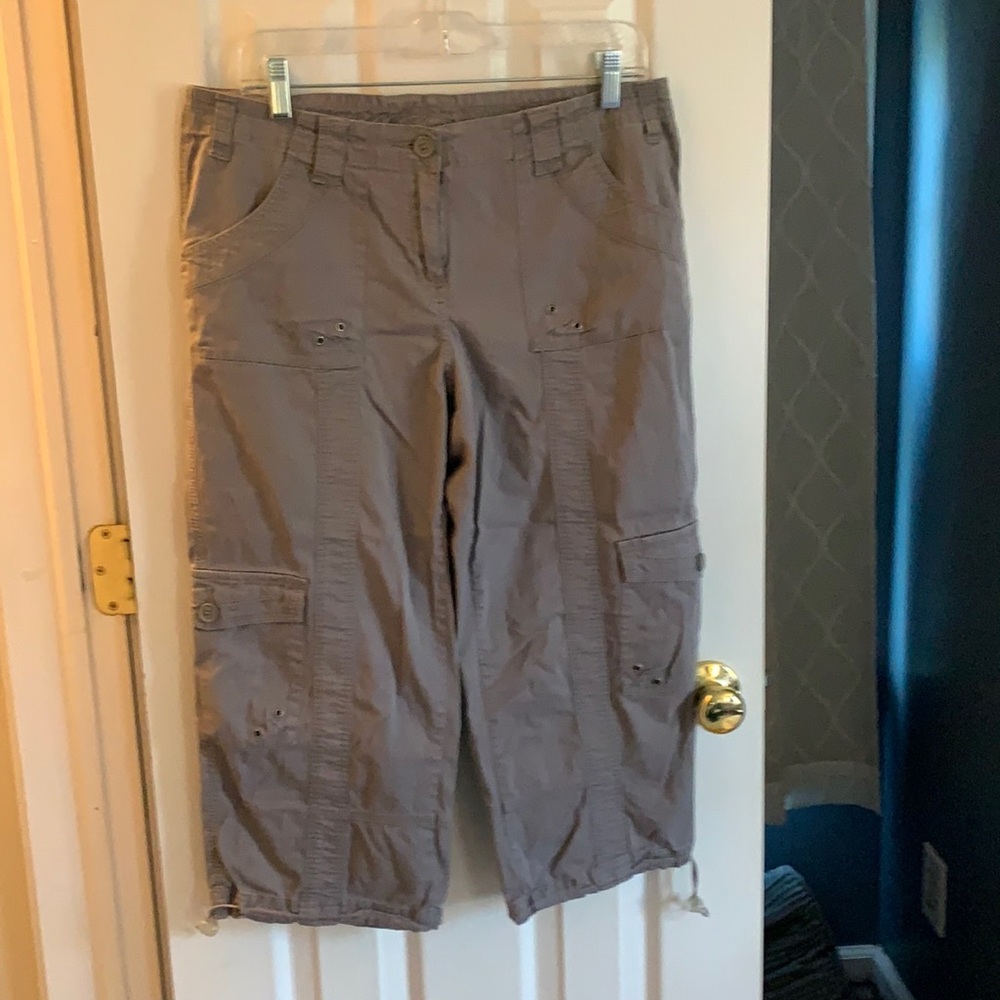 Mid calf cargo capris